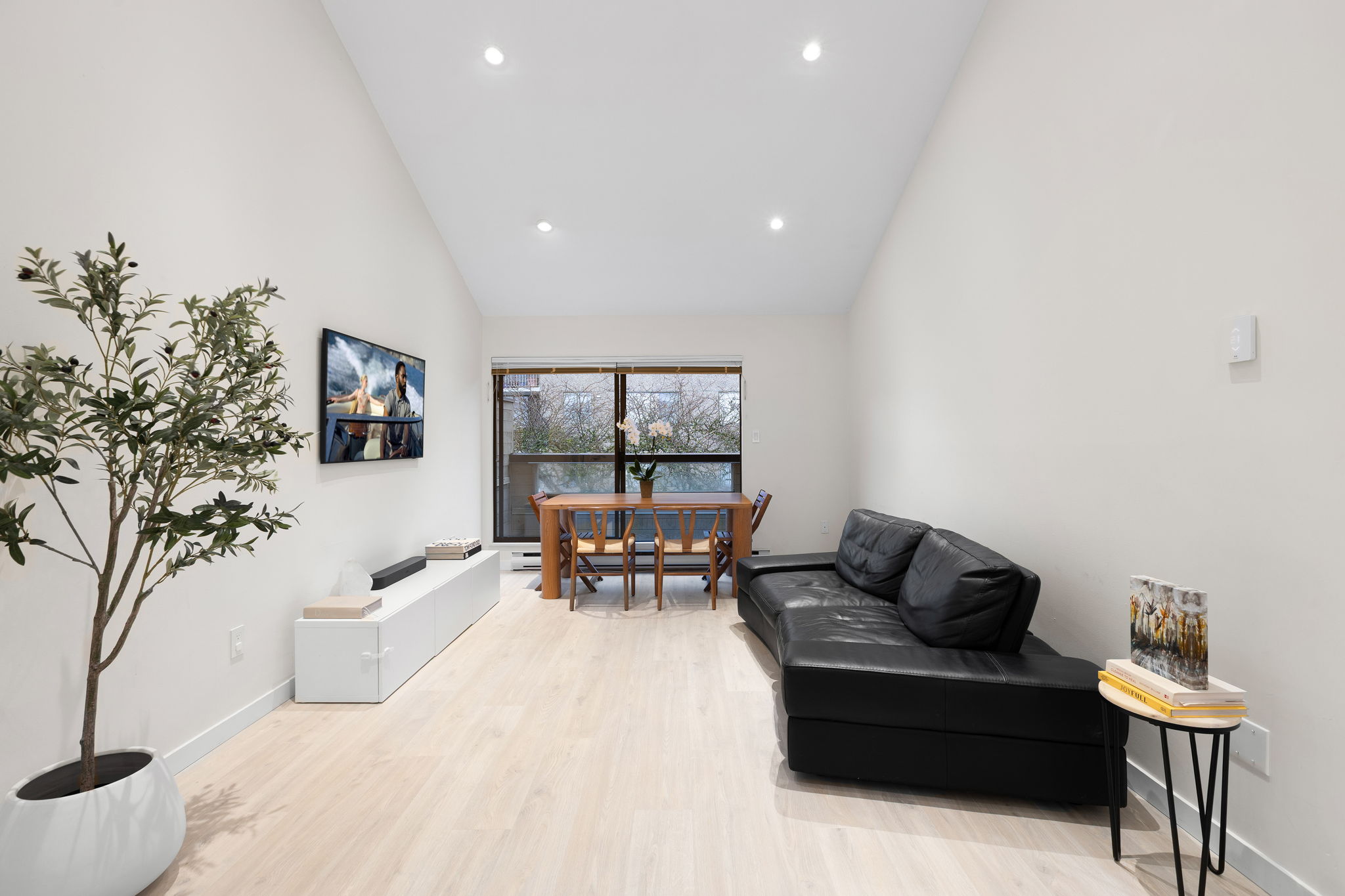 #408 – 1363 Clyde Avenue